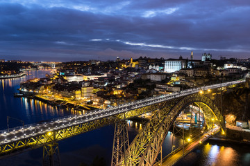Fototapeta na wymiar Dom Luis bridge in Porto