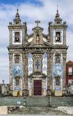Fototapeta na wymiar church of Saint Ildefonso in Porto Portugal