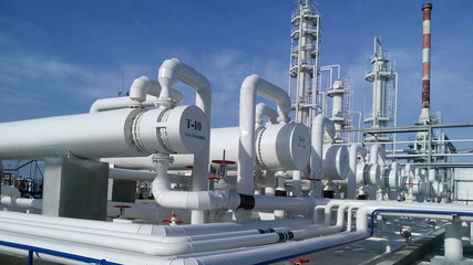 Heat exchangers in a refinery