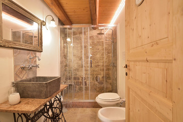 Casa con arredamento romantico - shabby chic © Gioco