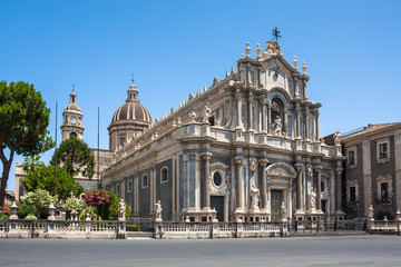 Obraz premium Piazza del Duomo in Catania with the Elephant Statue and the Cathedral of Santa Agatha