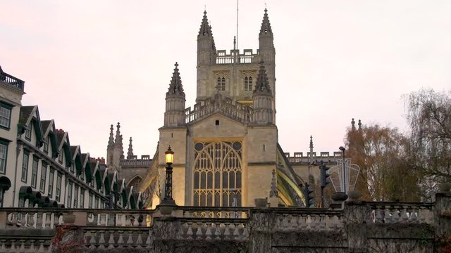 4k Bath Abbey of Saint Peter and Saint Paul as seen from Parade Park