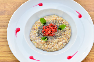 breakfast cereal with cereals and raisins