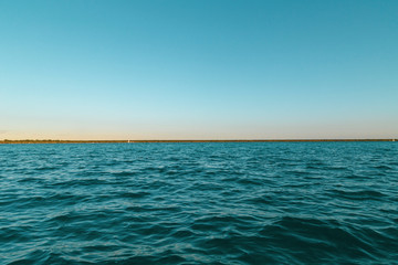 Obraz premium sunset in Lagoon of Seven Colors in Bacalar,Quintana Roo, México.