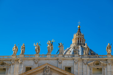 Fototapeta premium Statues at the Cathedral of St. Peter in the Vatican, fragment