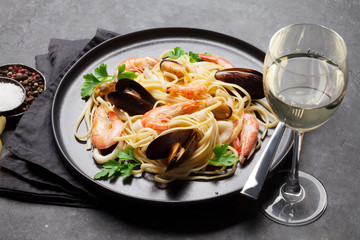 Spaghetti seafood pasta with clams and prawns