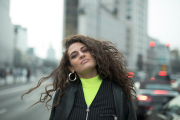 Obraz premium Retro Pop Frau in 90er Jahre Berlin Look 