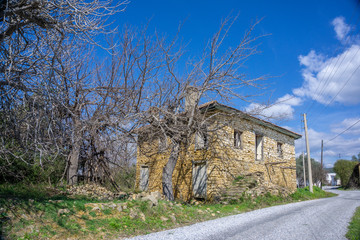 Fototapeta na wymiar old abandoned house in turkey village