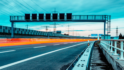 Wir fahren auf der Autobahn