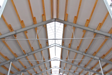 Roof construction of sandwich panels. Material for building insulation. New technologies in...