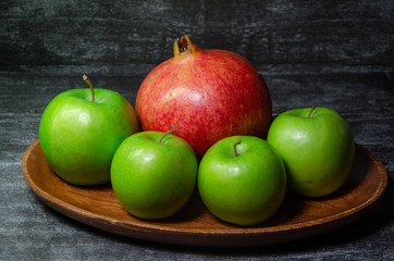 apples on wooden table