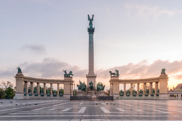 Fototapeta na wymiar Heroes' Square - Budapest Hungary - Sunrise
