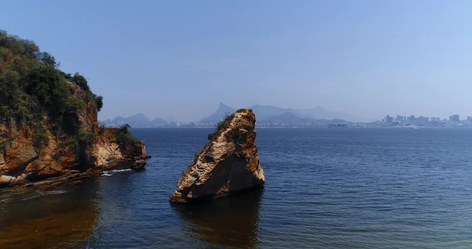 Rochedo no mar