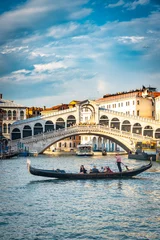 Fotobehang Rialtobrug Venetië Italië, stad van liefde en gondels.  © ismel leal