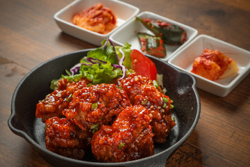 ヤンニョムチキン Korean spicy chicken  (Yangnyeom Chicken)