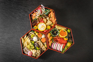 代表的な日本料理　折詰　Japanese food set(osechi)