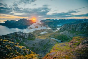 Midnight sun on from top of mountain in Norway - obrazy, fototapety, plakaty