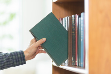 読書 © japolia