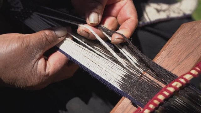 Woman cusco handcraft knit 01