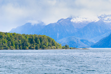 Fototapeta na wymiar Scenic moody Lake Manapouri