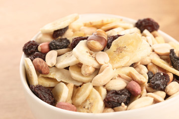 ボウルに入ったドライフルーツ＆ナッツ