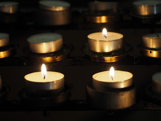 Velas en la iglesia