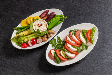 イタリアンサラダ カプレーゼ　Caprese((Cheese and tomato)