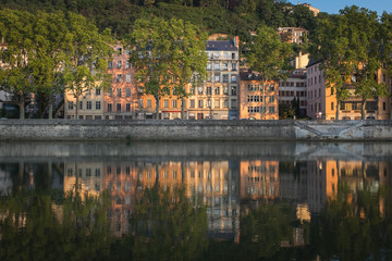 Fa&ccedil;ade et reflets 