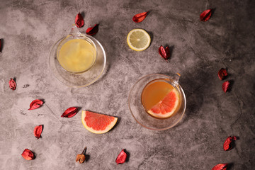 레몬차와 오렌지차를 마시며