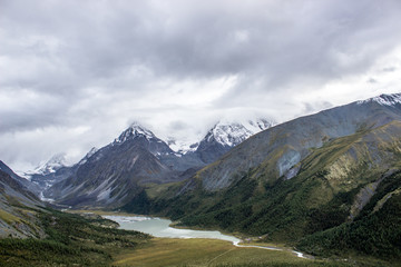 Fototapeta premium landscape with lake and mountains