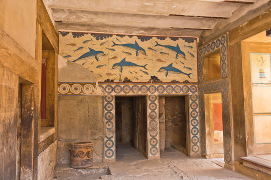 Details of queen's rooms at Knossos palace near Heraklion, island of Crete, Greece