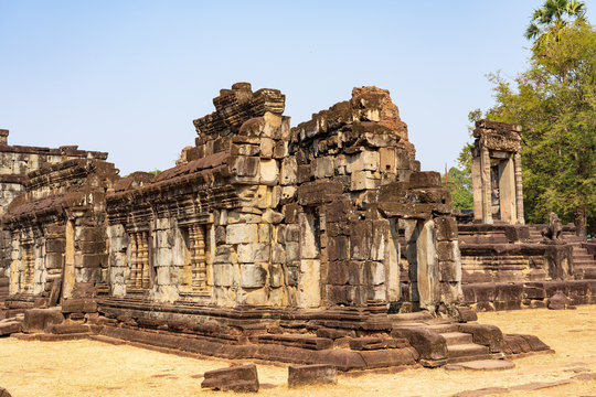 Ruins of halls in the cortyard of Bakong temple, Cambodia