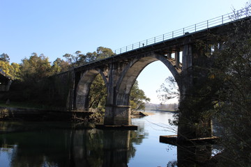 Fototapeta na wymiar El puente del ferrocarril en Pontevedra