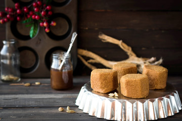Honey cakes with ginseng and cardamom