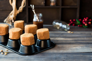 Honey cakes with ginseng and cardamom