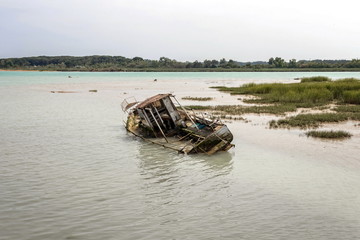 Fototapeta na wymiar damaged wreck in a lagoon