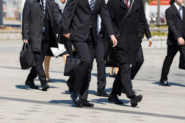 Obraz premium 若い男性のスーツ姿