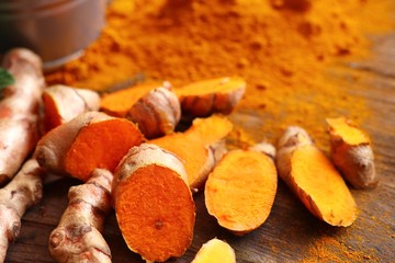 Fresh turmeric and powder