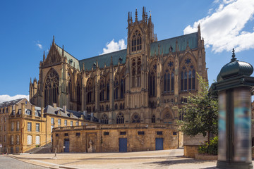 Side view of the Metz Cathedral seen from de Place de Chambre