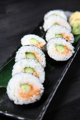 salmon sushi roll
