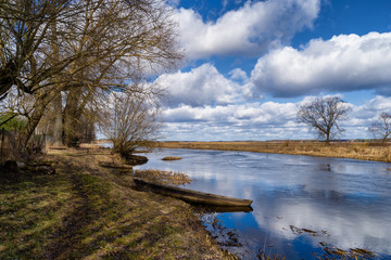 Rzeka Supraśl i Narew. Złotoria nad Narwią. Wiosna w dolinie Narwi i Supraśli. Podlasie, Polska © podlaski49