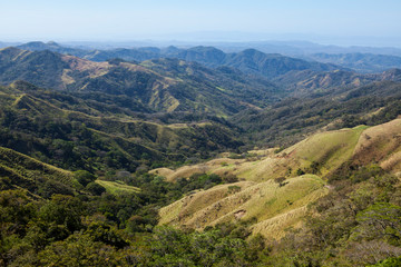 Naklejka premium Awesome panoramic view of Monteverde hill, Costa Rica