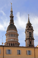 CUPOLA E CAMPANILE DELLA BASILICA DI SAN GAUDENZIO A NOVARA IN ITALIA, DOME AND BELL TOWER OF THE BASILICA OF SAN GAUDENZIO IN NOVARA IN ITALY
