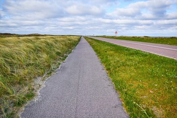 Obraz premium Radweg entlang der Nordseeküste, Dänemark