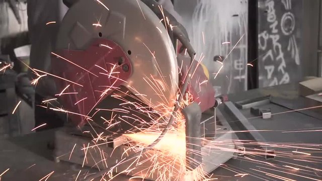Cutting metal with a circular saw