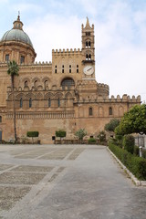 Fototapeta na wymiar Cattedrale di Cefalù