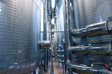 Chrome-plated pipes and tanks in the production