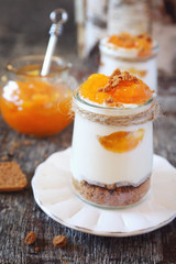 Mini cheesecake with apricots in two cups