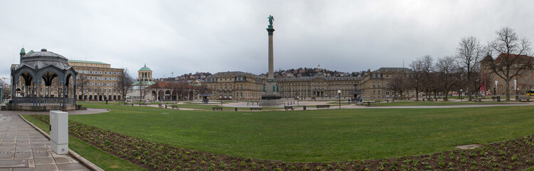 Schlossplatz stuttgart in winter