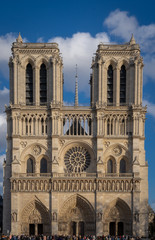 Fototapeta premium Paris, France - 03 10 2019: façade of Notre-Dame of Paris